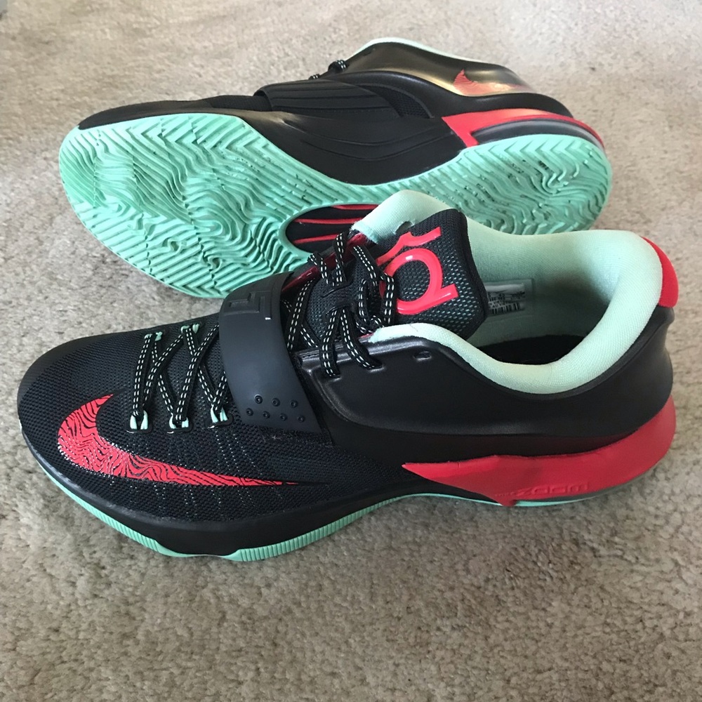 Nike kd 7 bad apples Sz 9.5 Nds Durant floral game aunt pearl